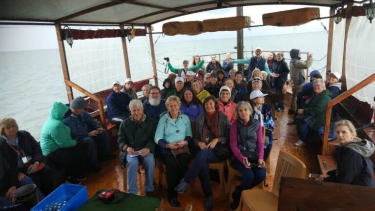 Group Tours: Benefits for New Travelers