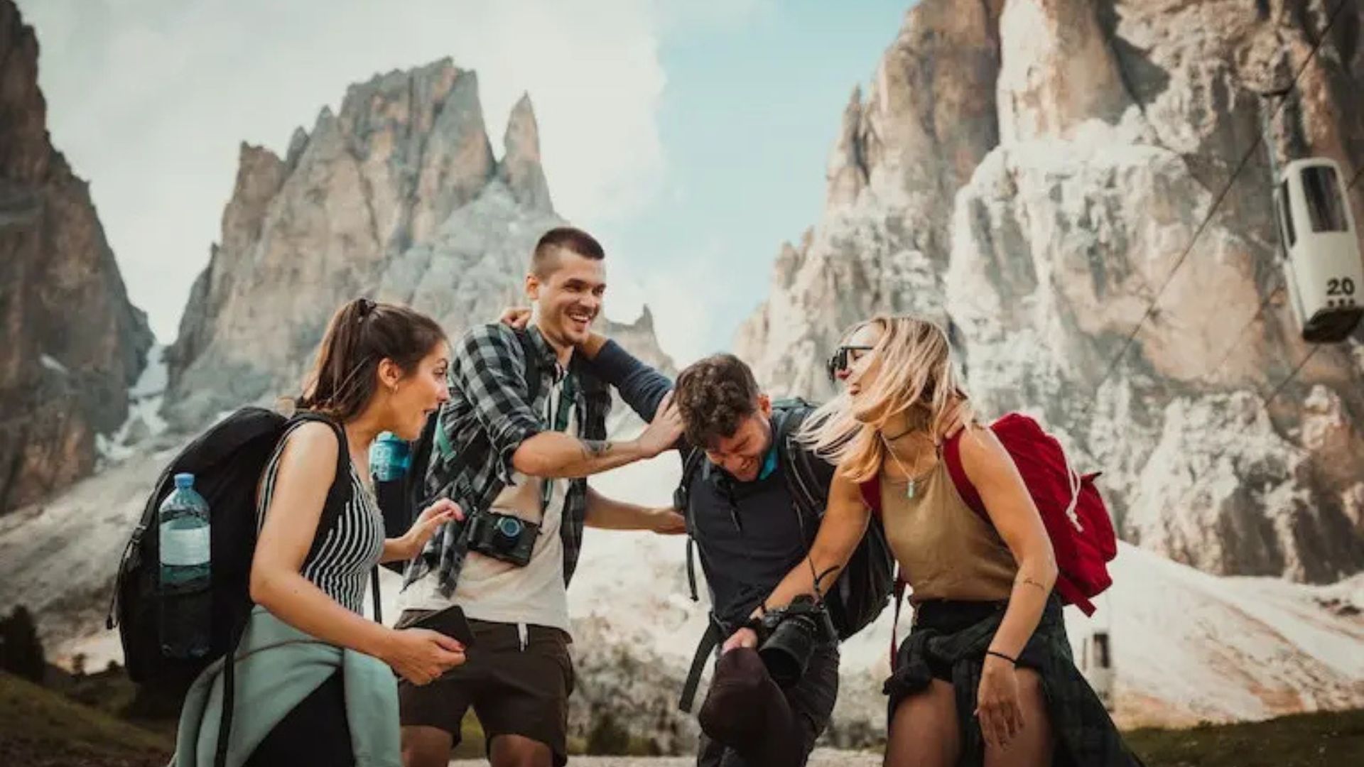 Group Tours: Benefits for New Travelers