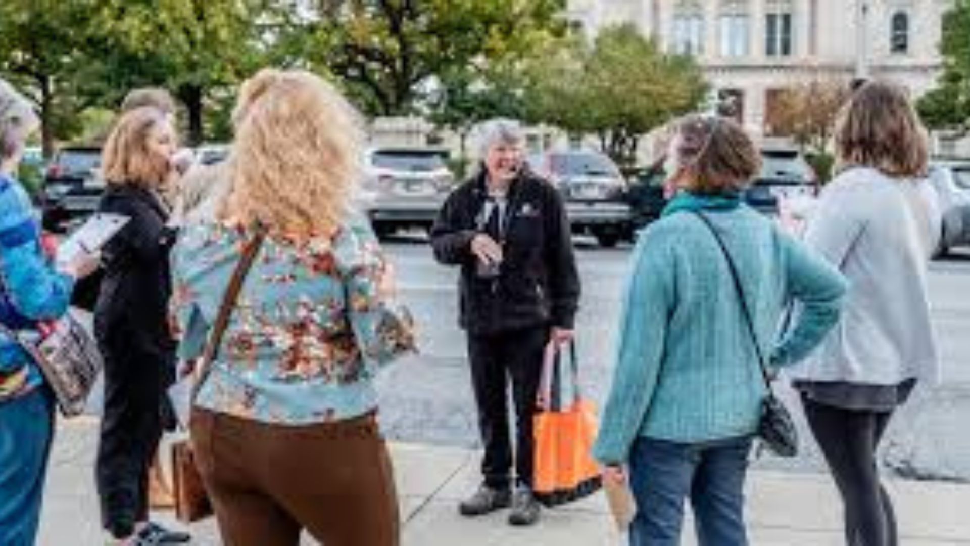 Group Tours to Explore Historic Cities