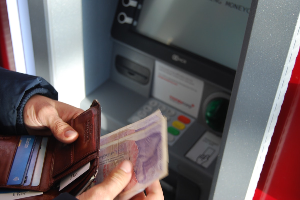How to Avoid Common Travel Scams Around the World