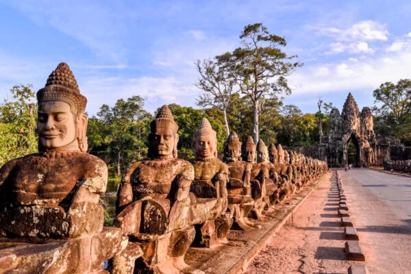 How to Explore Historic Destinations Like a Local