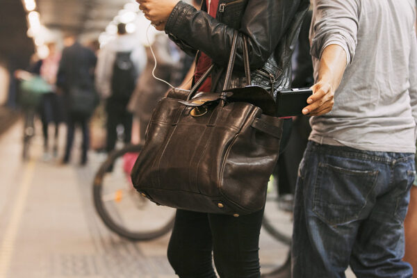 How to Protect Yourself from Pickpockets While Traveling